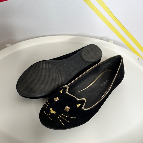 Black Cat Flats - Picture 3 of 3